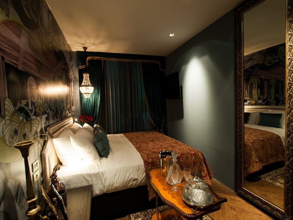 Playhaus Thonglor Hotell Bangkok Exteriör bild