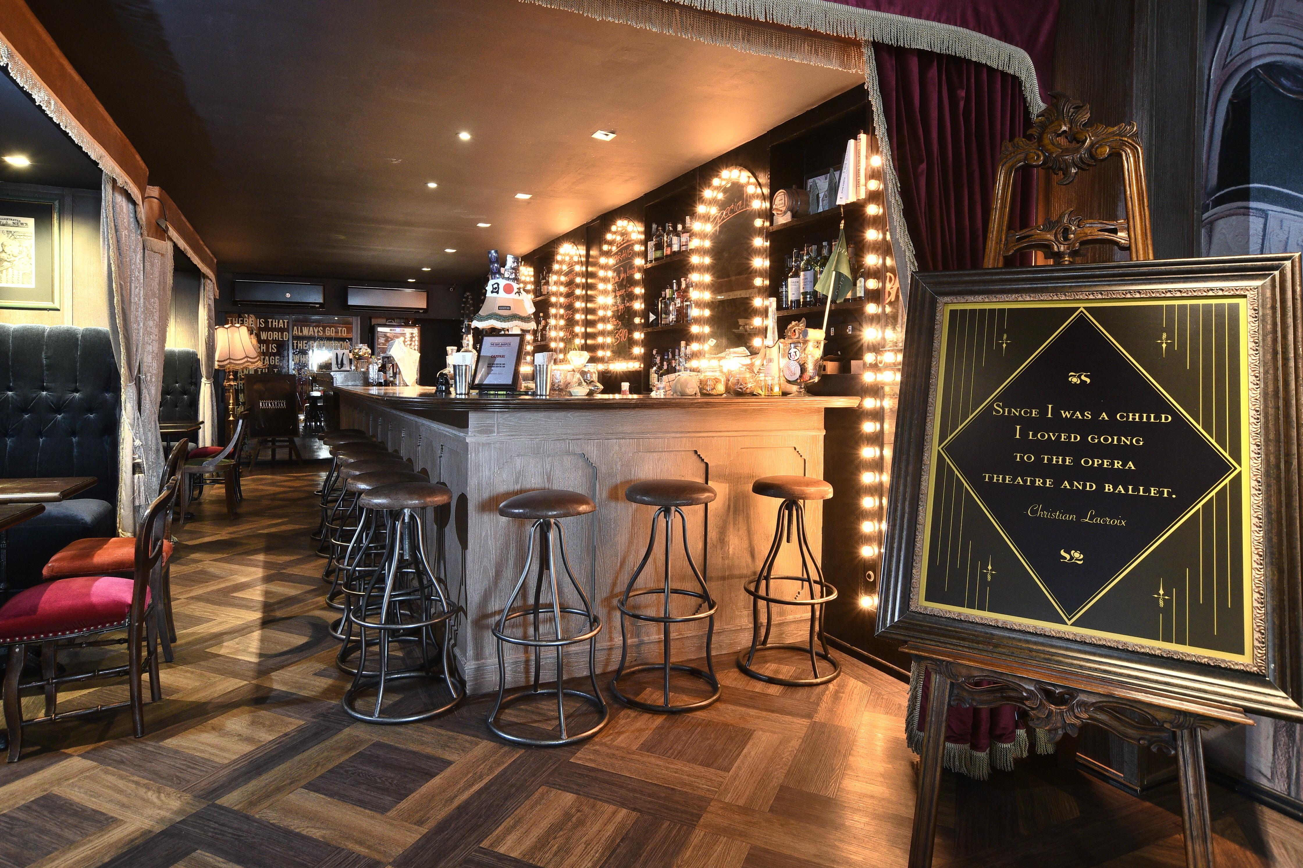 Playhaus Thonglor Hotell Bangkok Exteriör bild
