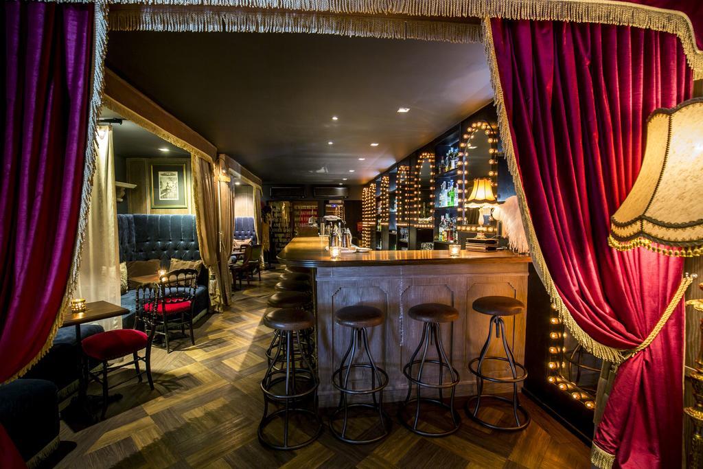 Playhaus Thonglor Hotell Bangkok Exteriör bild