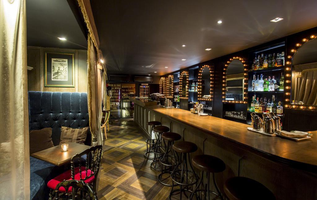 Playhaus Thonglor Hotell Bangkok Exteriör bild