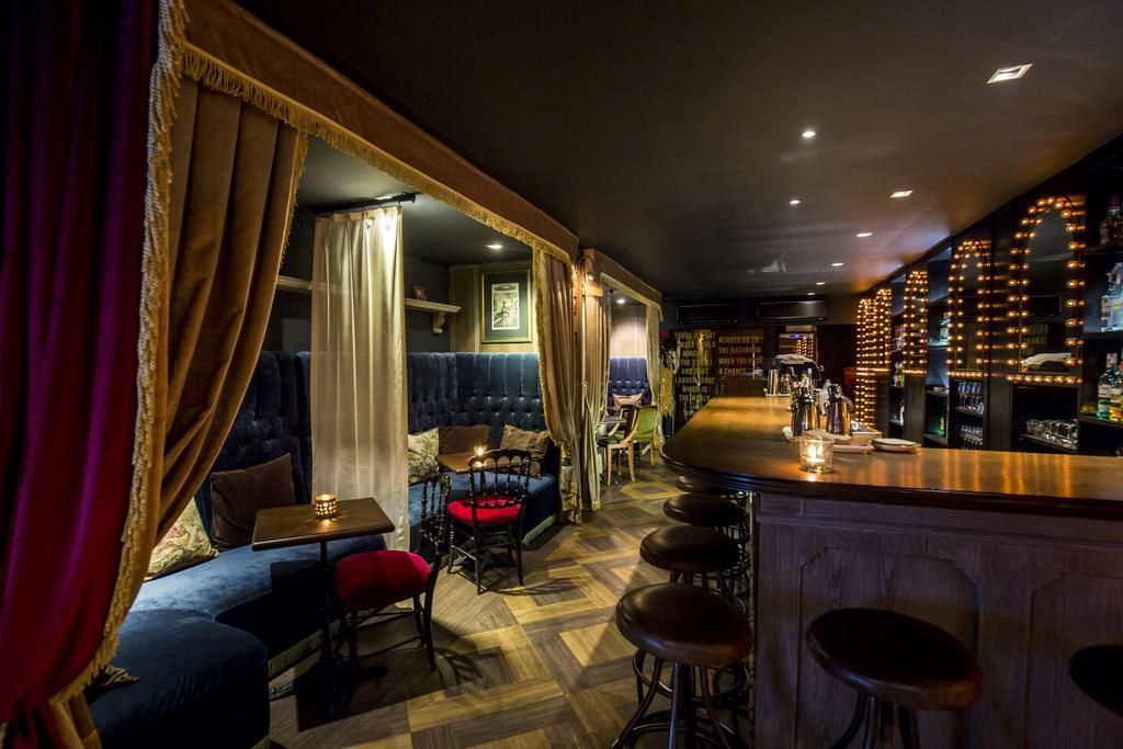 Playhaus Thonglor Hotell Bangkok Exteriör bild