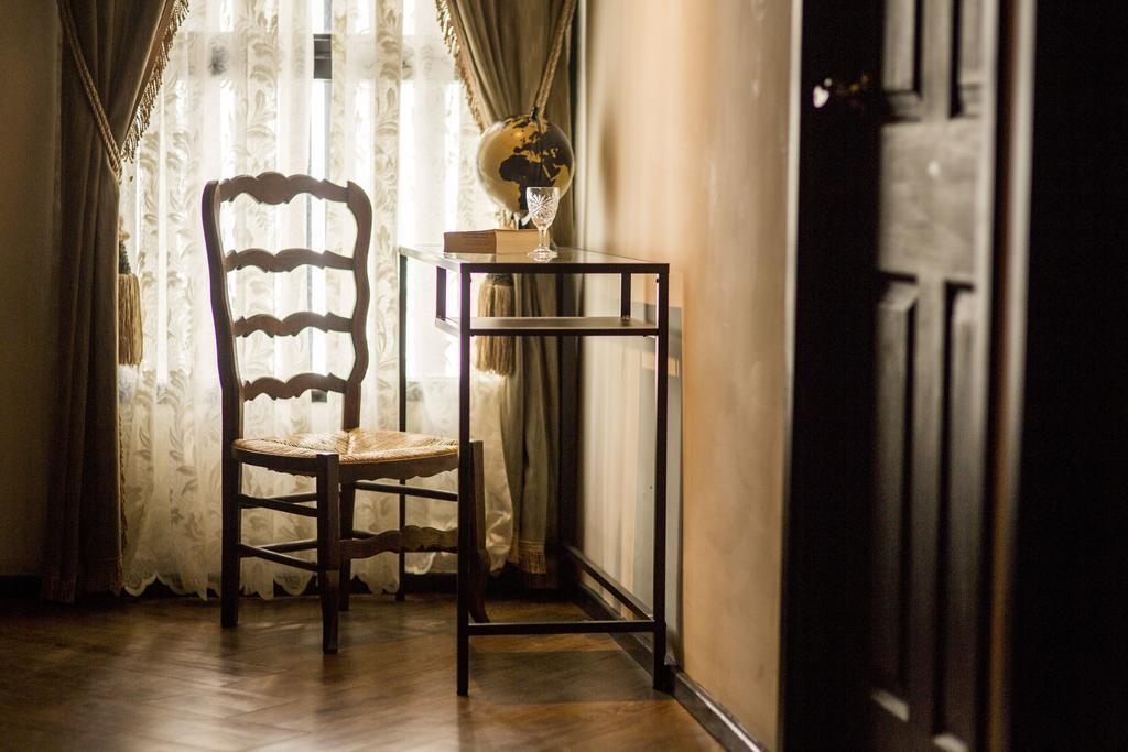 Playhaus Thonglor Hotell Bangkok Exteriör bild