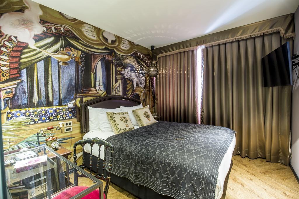 Playhaus Thonglor Hotell Bangkok Exteriör bild